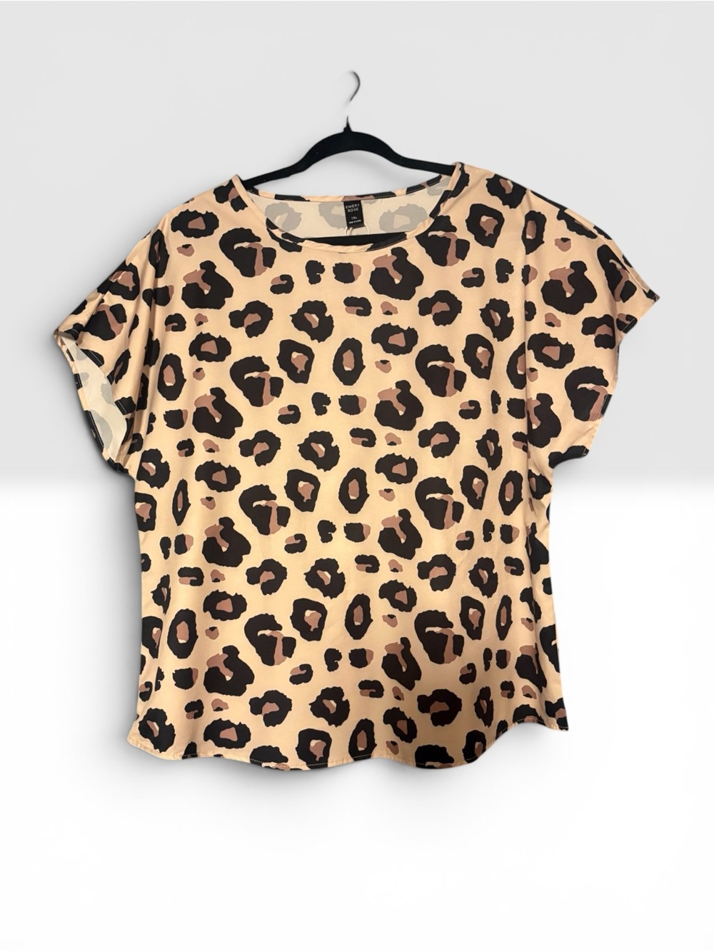 Emery Rose,Leopard Print Short Sleeve Tee - Beige/Black by